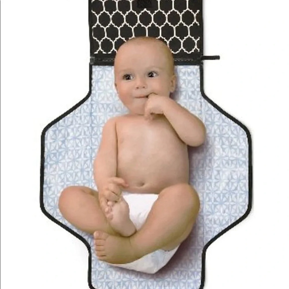 Skip Hop portable baby changing section bag - Picture 4 of 11